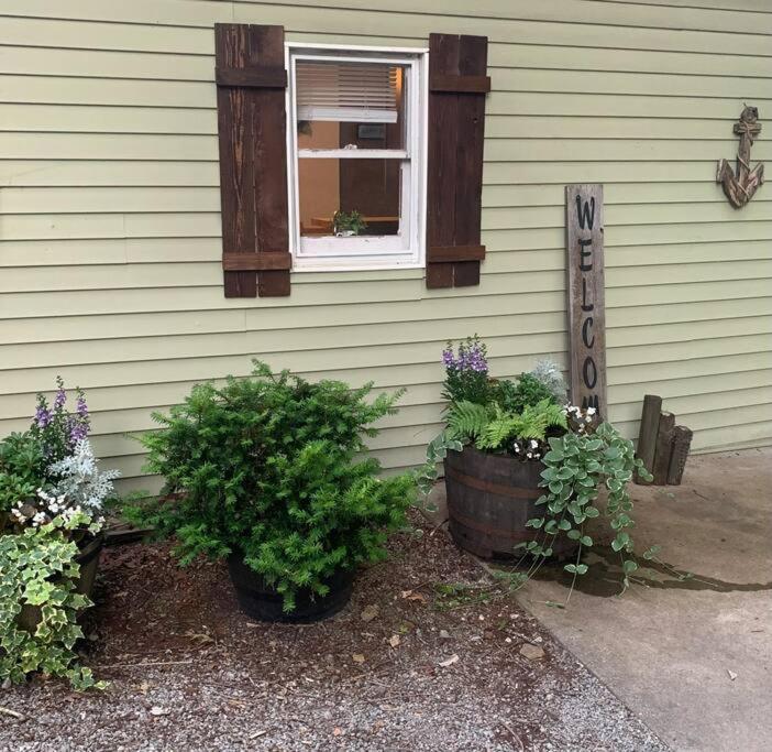 Driftwood Cottage With Hot Tub On Lake Cumberland Russell Springs Exterior photo